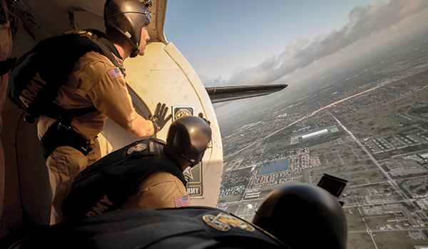 18pc hm7 golden knights